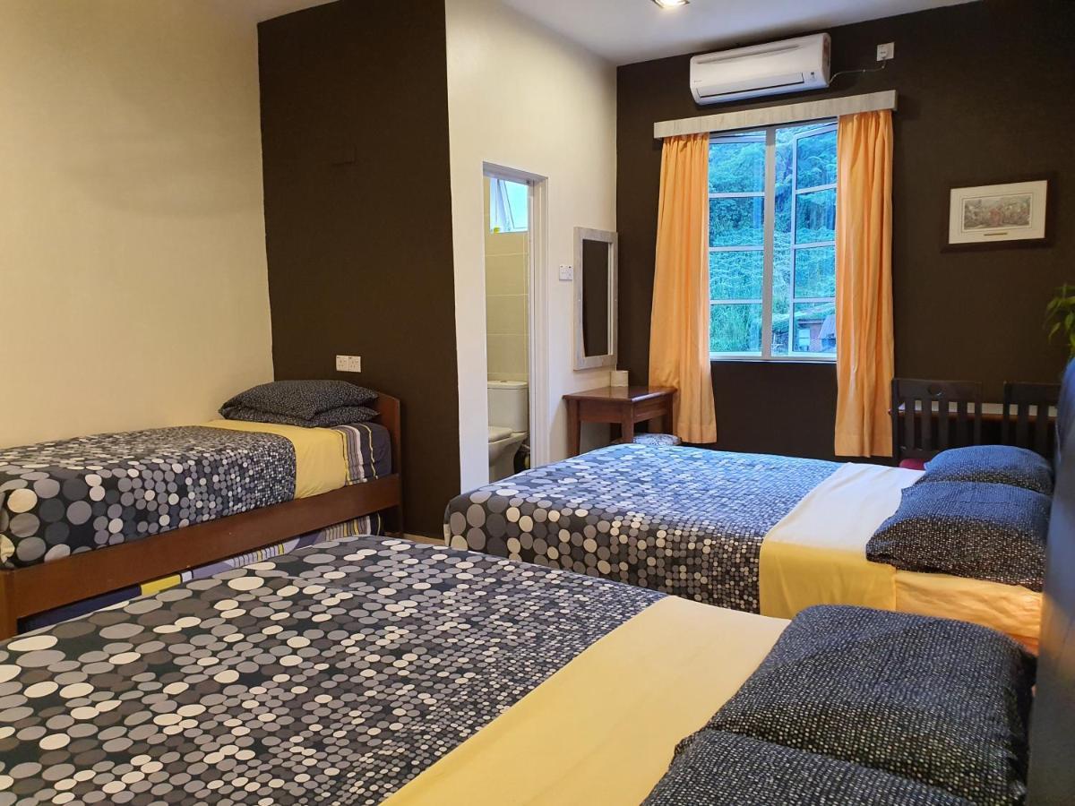 Fathers Guesthouse Bungalow Cameron Highlands Kültér fotó